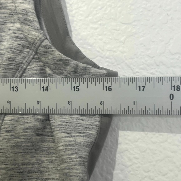 Athleta Stronger Vest‎ Womens Medium Gray Spacedye Stretch Workout Gym Training - Picture 11 of 13